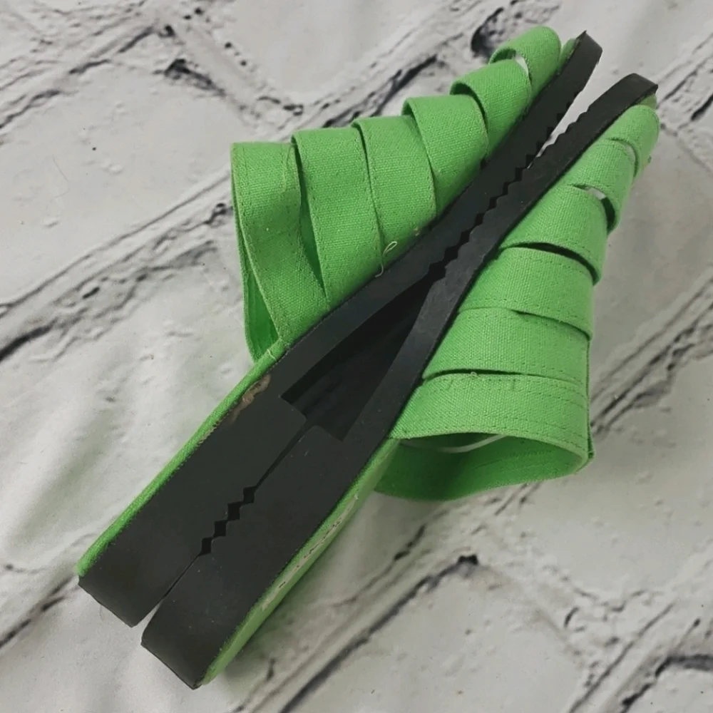 CLUB Marina Green Canvas Slip On Sandals 7.5 VGUC